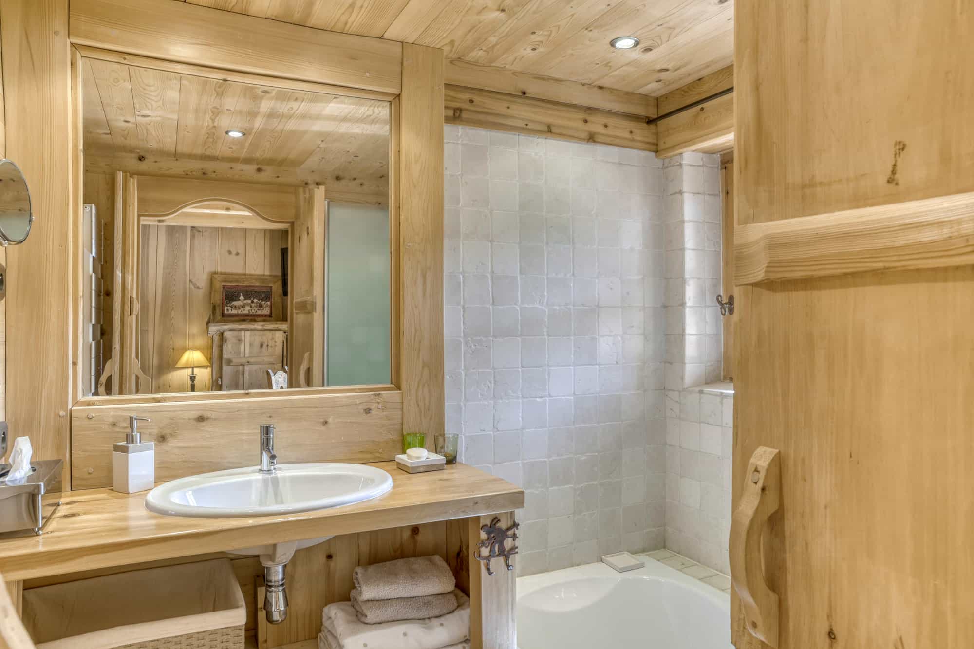 Chalet Côte 2000 - Renovated farmhouse 345 m² for sale Photo - 25