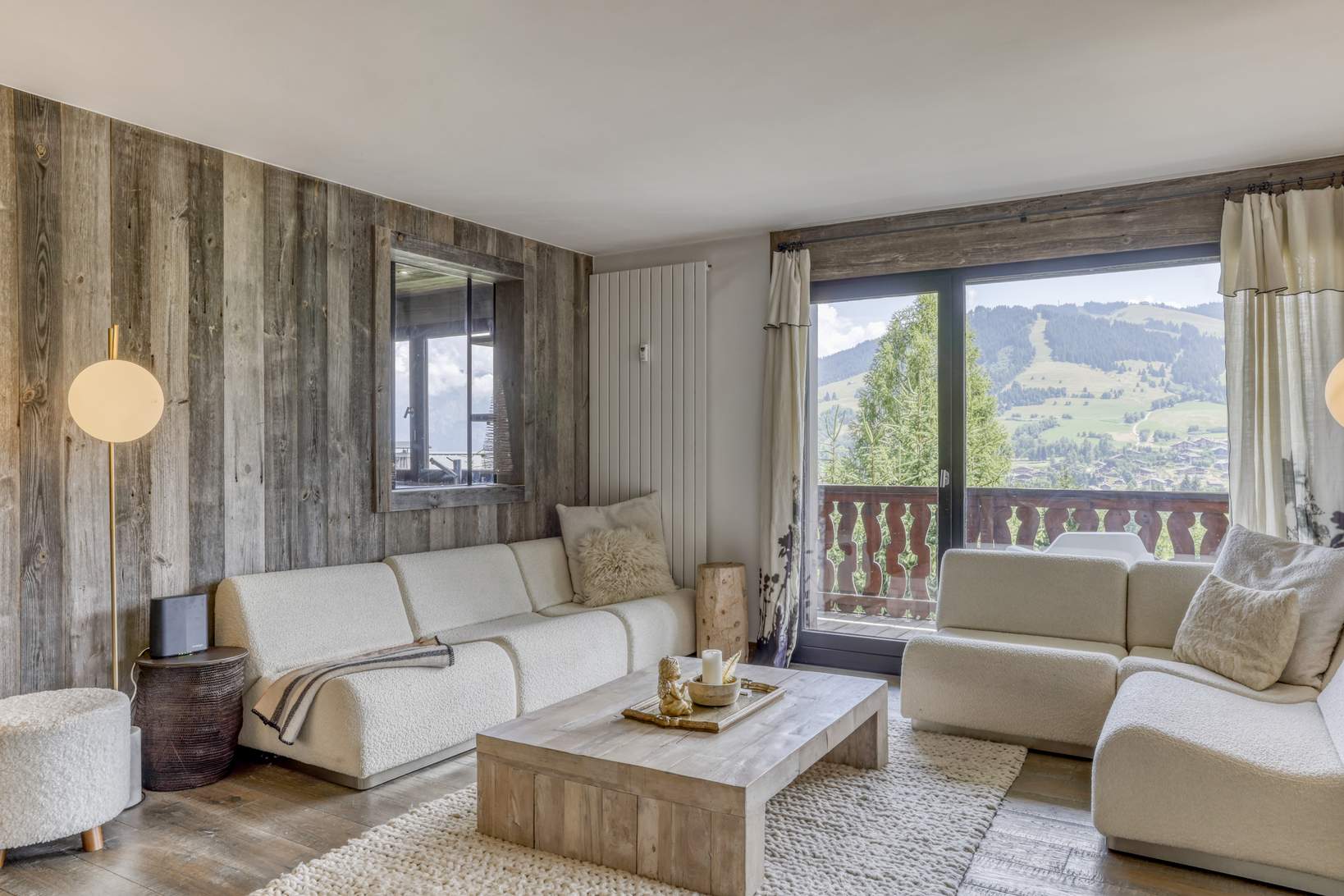 sale chalet ski-in ski-out apartment in Hameau des pistes Megève 127 m²