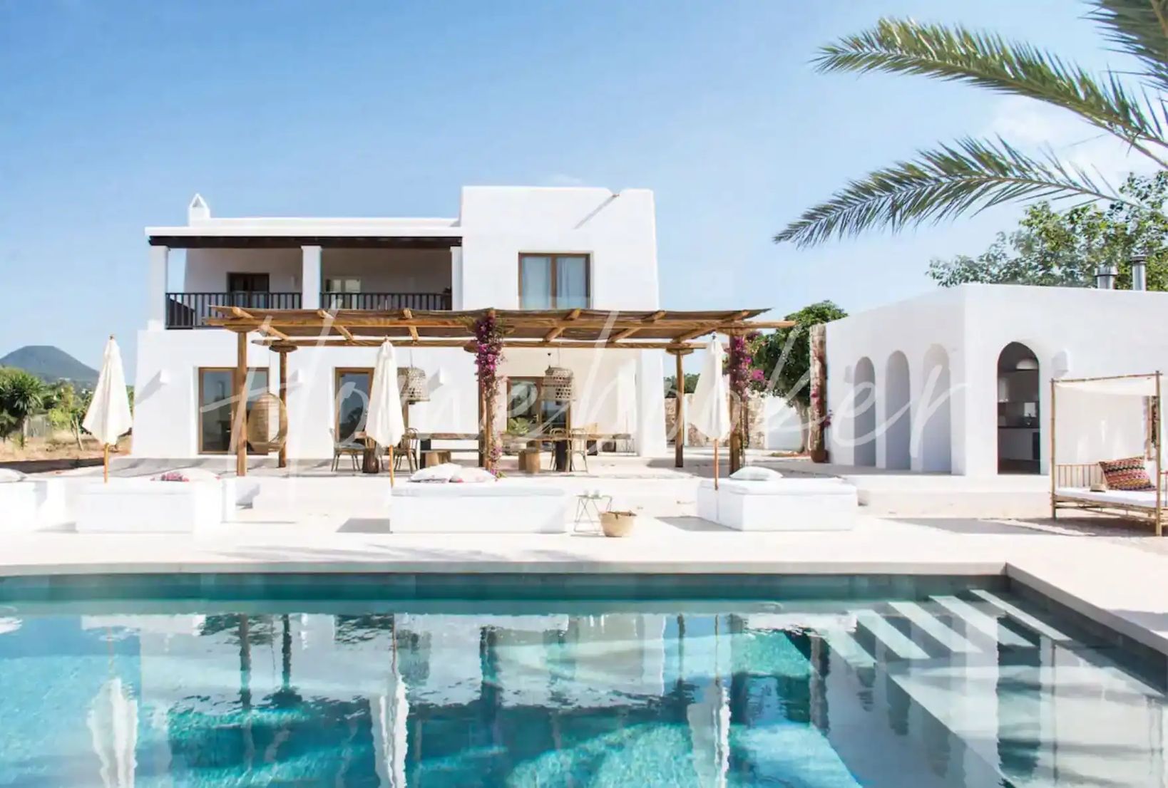 Villas avec services à louer ibiza - homebooker 