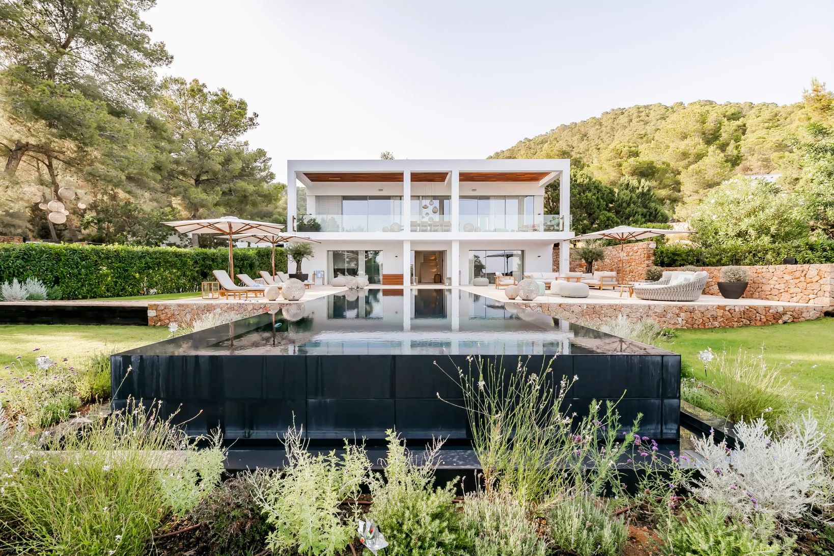 villa grand luxe à louer avec homebooker sur l'ile d'ibiza 
